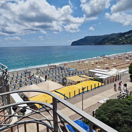 Hotel Miramare Spotorno Luaran gambar