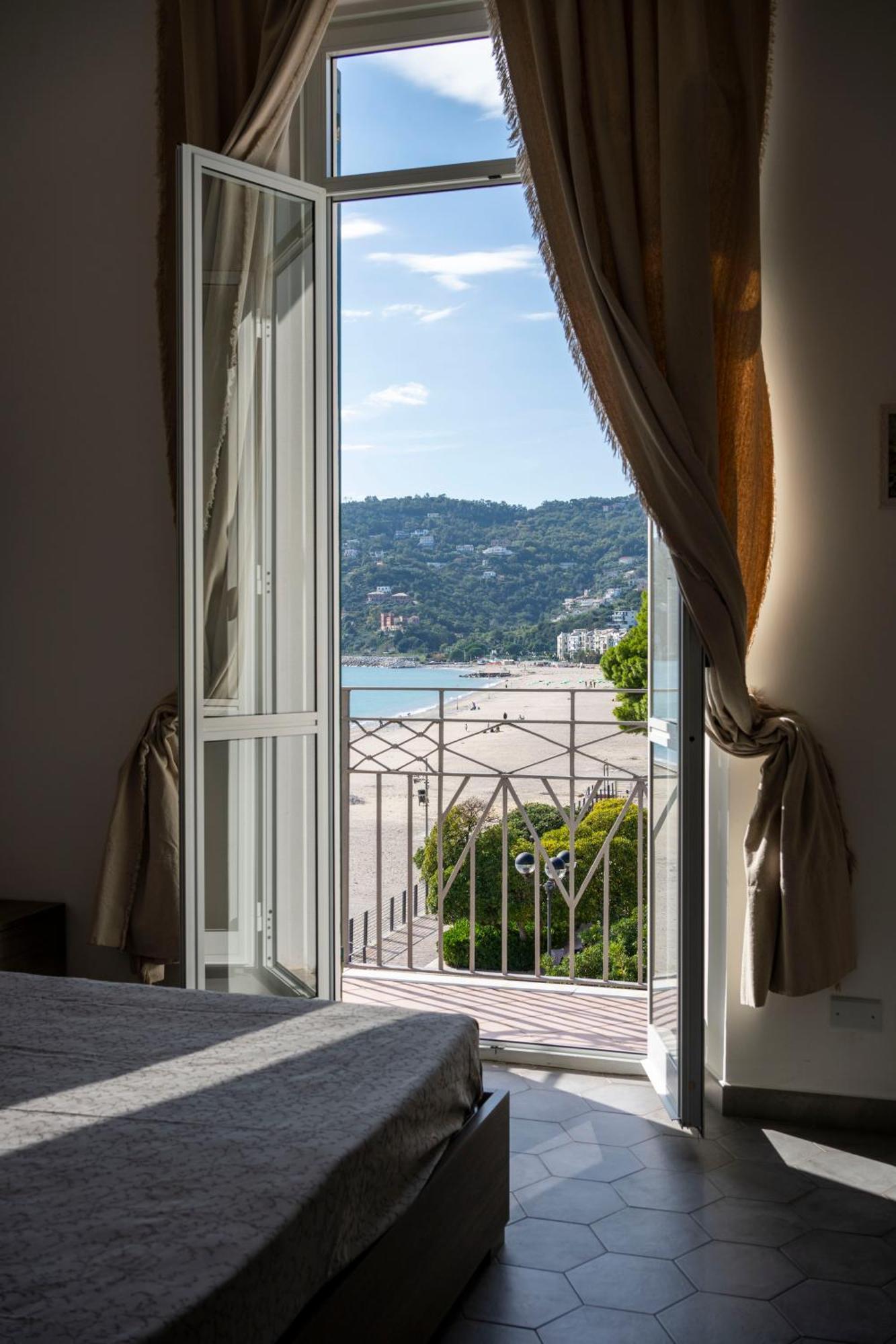 Hotel Miramare Spotorno Luaran gambar