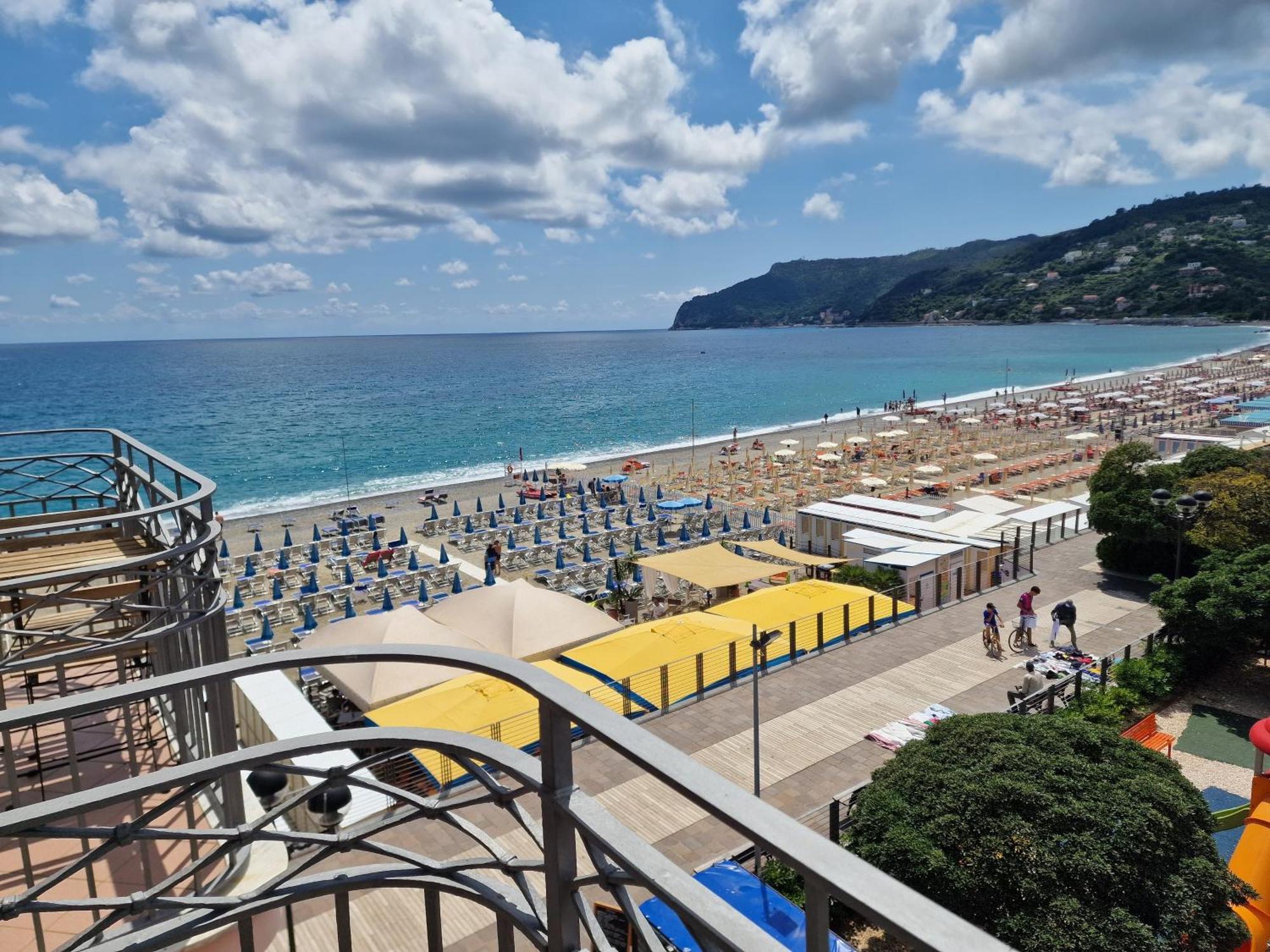 Hotel Miramare Spotorno Luaran gambar
