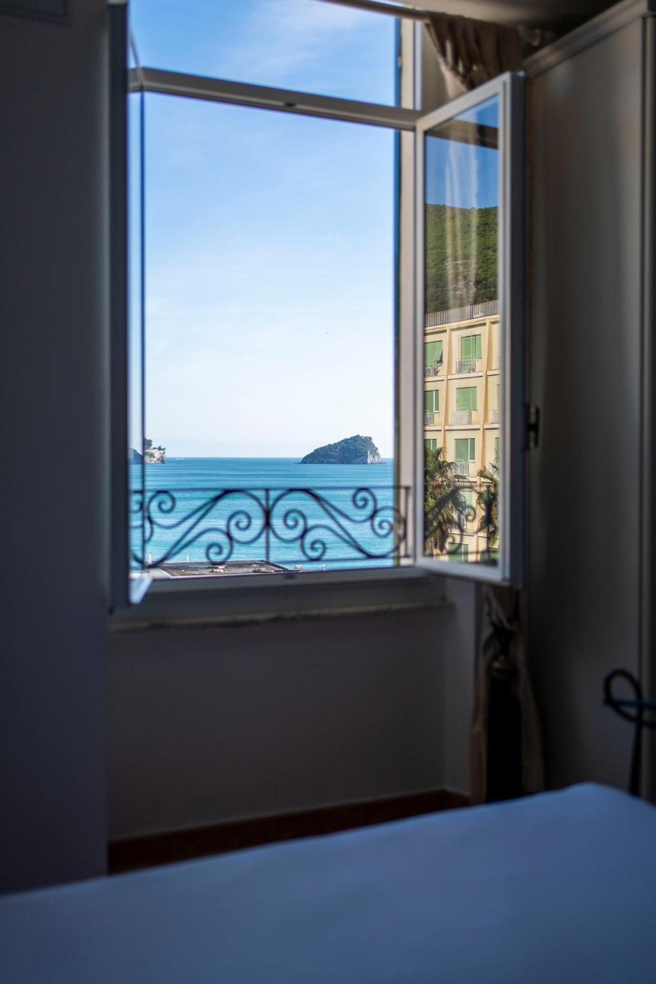 Hotel Miramare Spotorno Luaran gambar